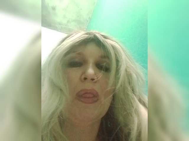 Kolibrii live cam on BongaCams