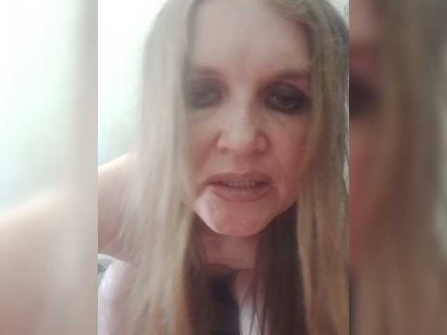 Kolibrii live cam on BongaCams