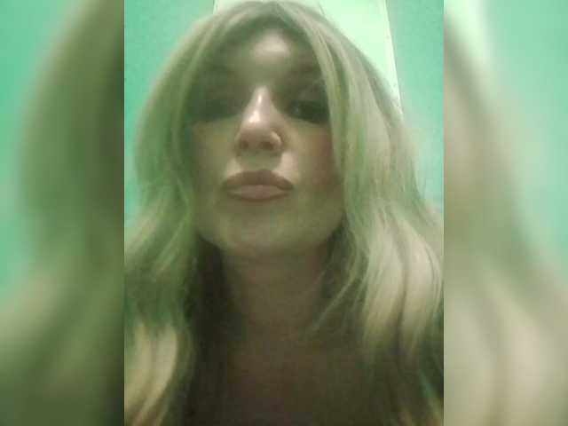 Kolibrii live cam on BongaCams