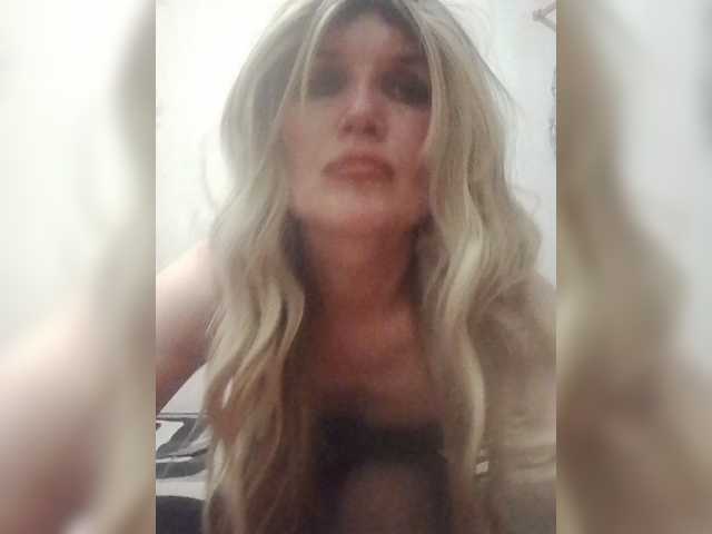Kolibrii live cam on BongaCams