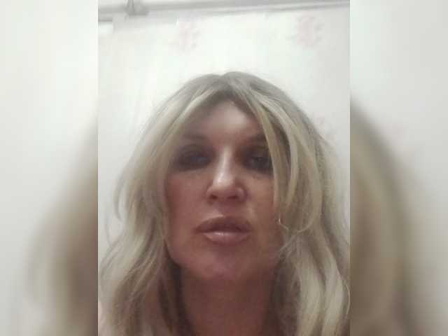 Kolibrii live cam on BongaCams