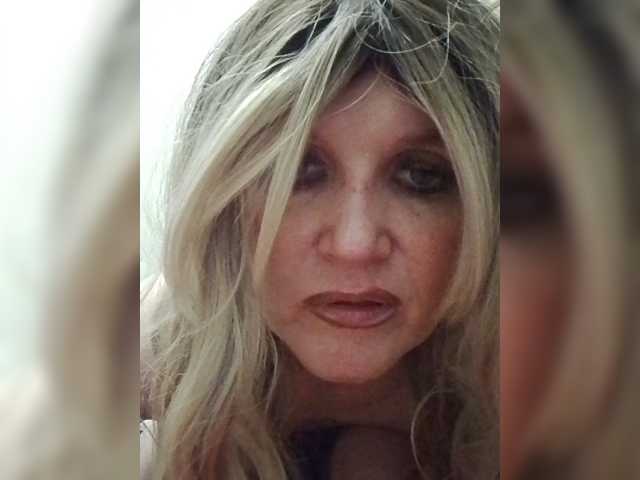 Kolibrii live cam on BongaCams