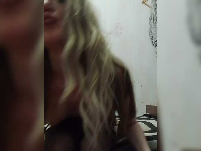 Kolibrii live cam on BongaCams