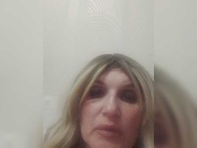 Kolibrii live cam on BongaCams