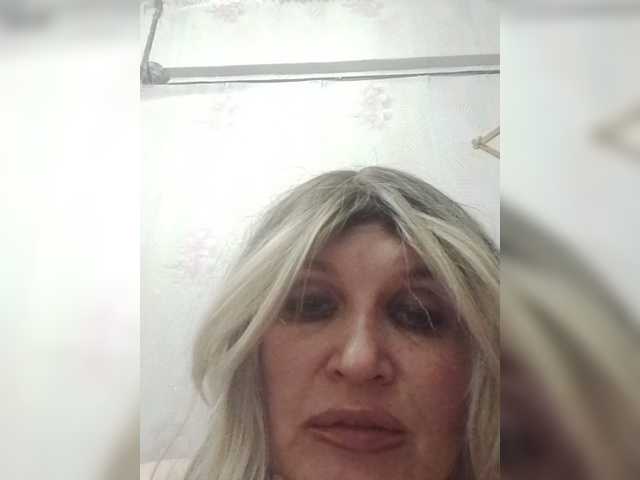 Kolibrii live cam on BongaCams