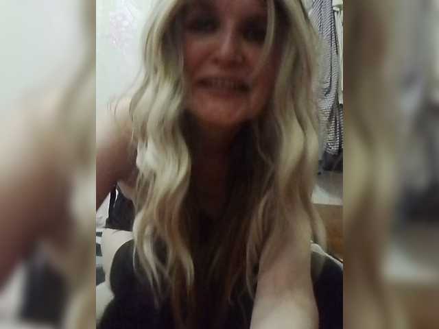 Kolibrii live cam on BongaCams