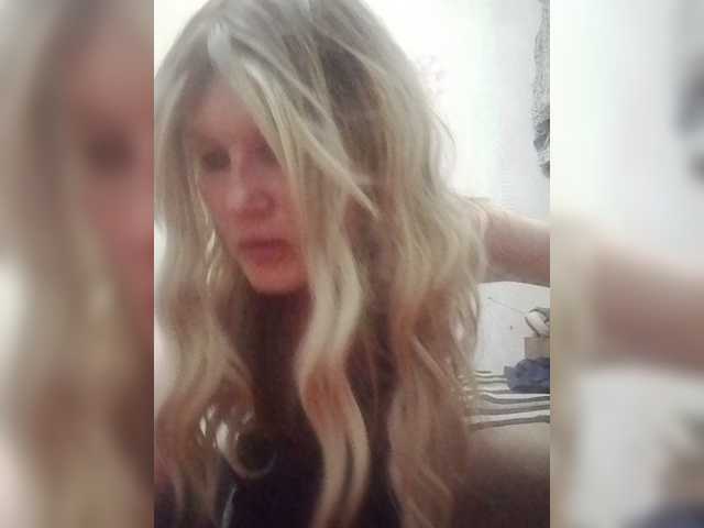 Kolibrii live cam on BongaCams