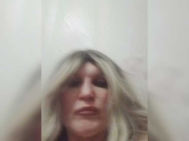 Kolibrii live cam on BongaCams