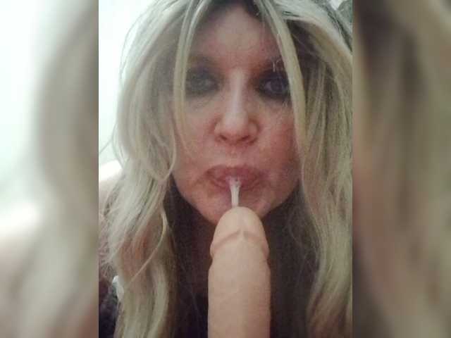 Kolibrii live cam on BongaCams