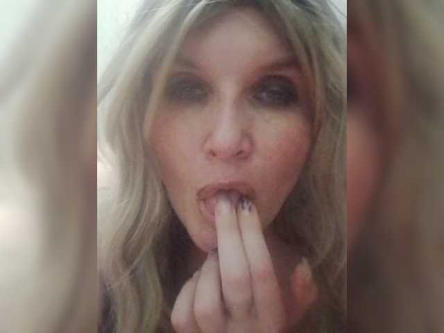 Kolibrii live cam on BongaCams