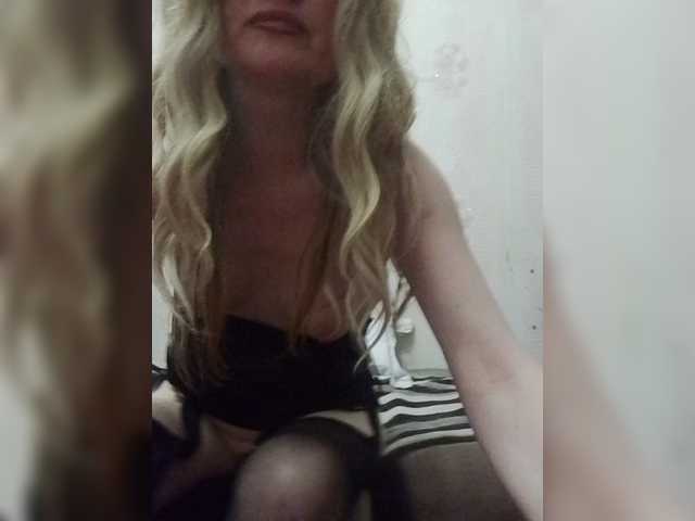 Kolibrii live cam on BongaCams