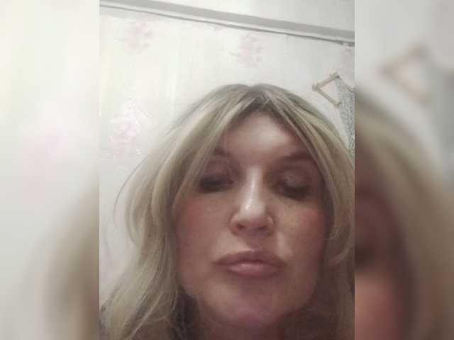 Kolibrii live cam on BongaCams
