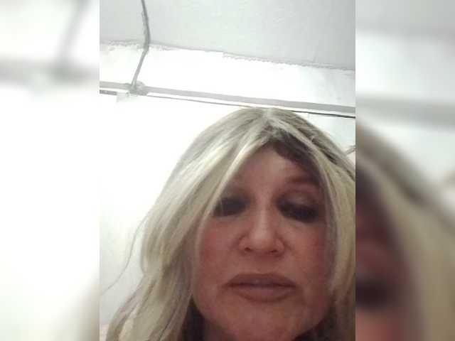 Kolibrii live cam on BongaCams