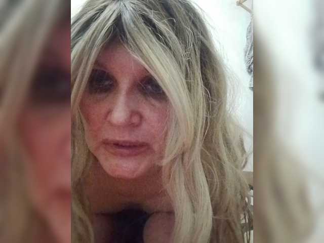 Kolibrii live cam on BongaCams