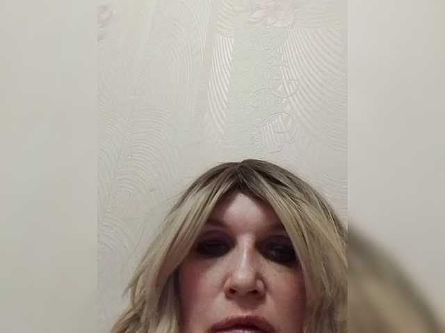 Kolibrii live cam on BongaCams
