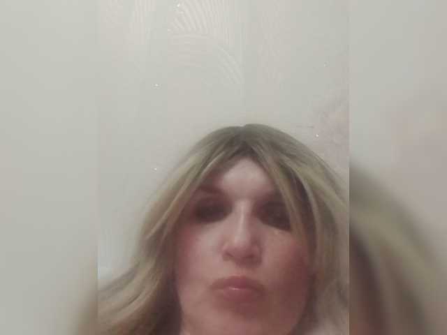 Kolibrii live cam on BongaCams