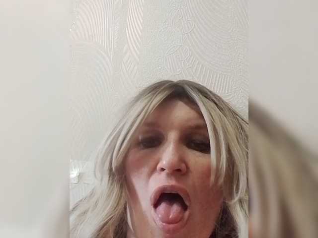Kolibrii live cam on BongaCams