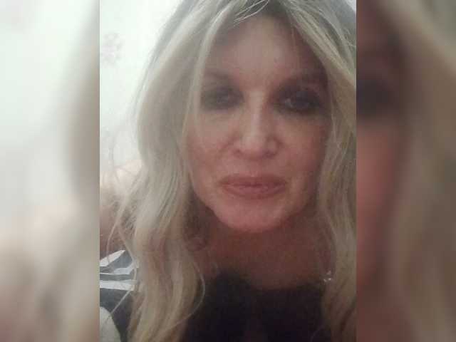 Kolibrii live cam on BongaCams