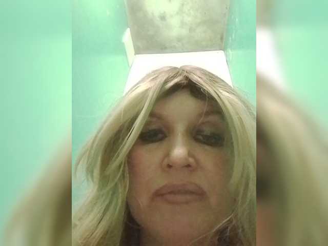 Kolibrii live cam on BongaCams