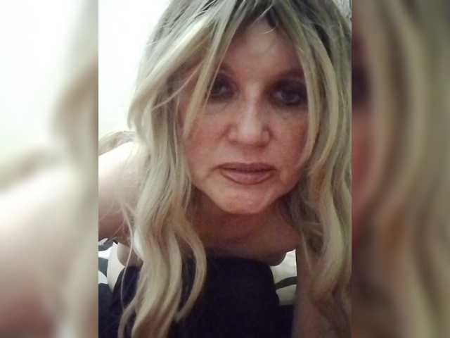 Kolibrii live cam on BongaCams