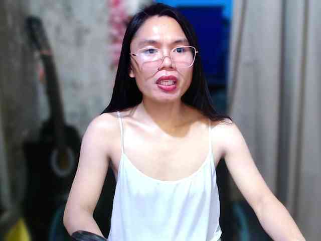 smallsimple Live Webcam on BongaCams