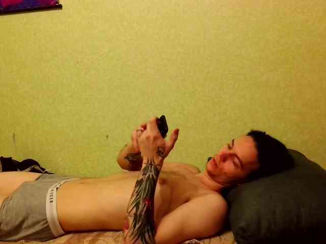 Chris-and-Leo webcam