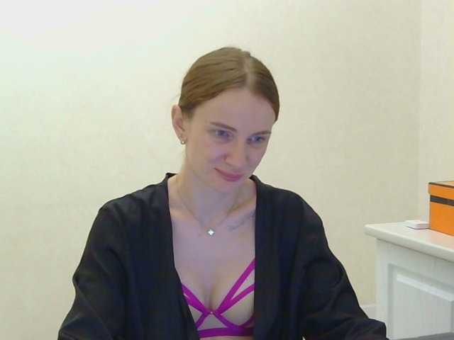 AinyrVixxen live webcam show
