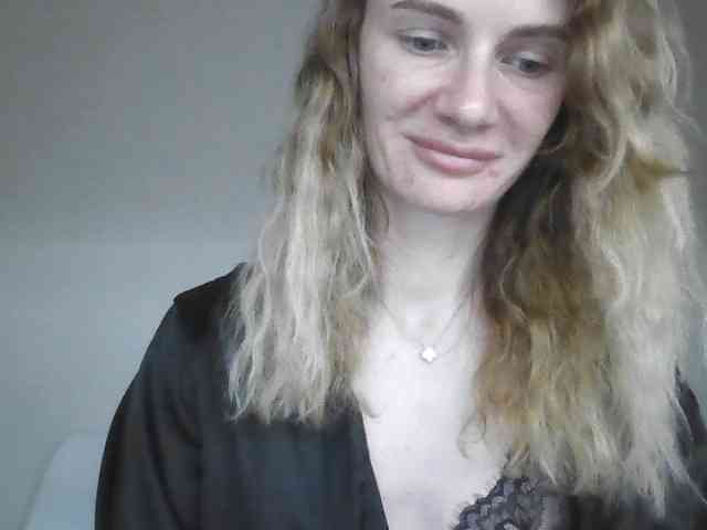 AinyrVixxen webcam