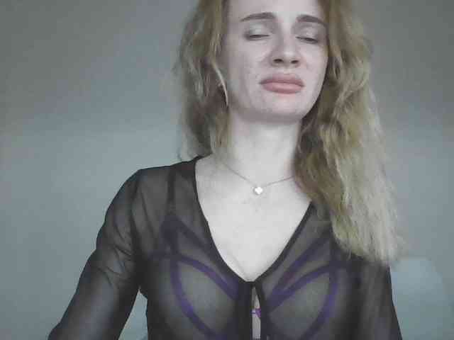 AinyrVixxen webcam