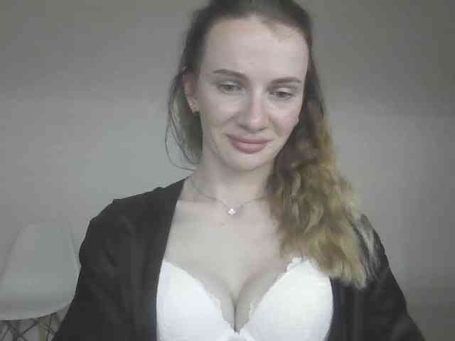 AinyrVixxen webcam