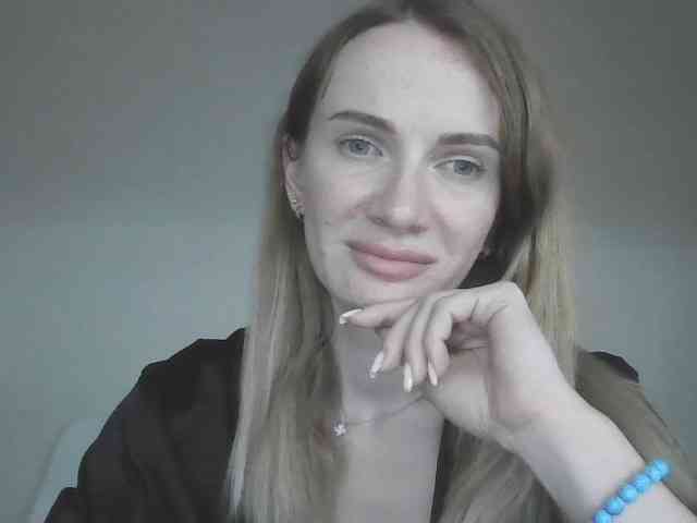 AinyrVixxen webcam