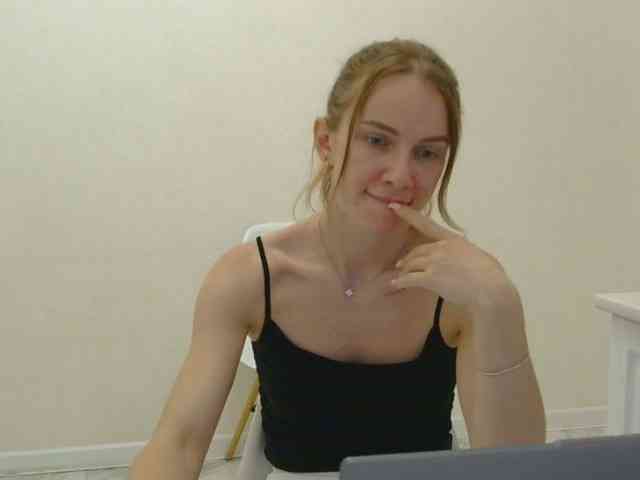 AinyrVixxen webcam