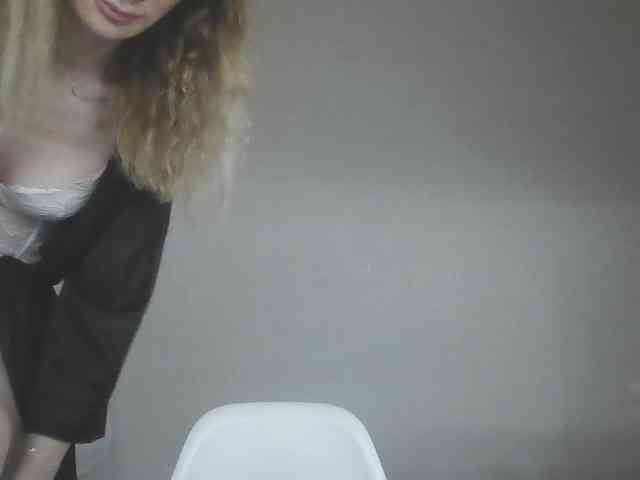 AinyrVixxen webcam