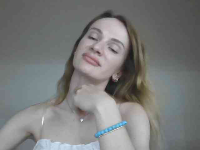 AinyrVixxen webcam