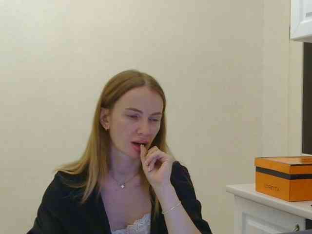 AinyrVixxen webcam