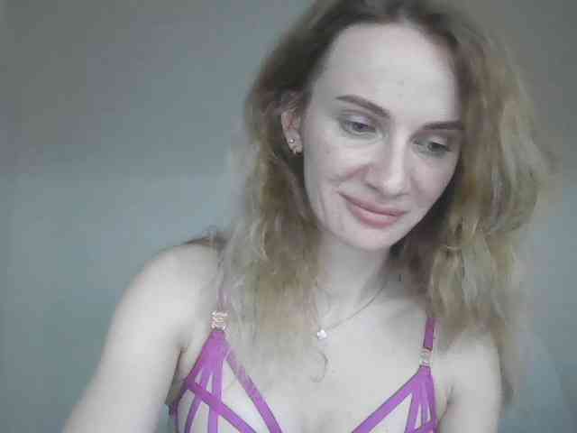 AinyrVixxen webcam