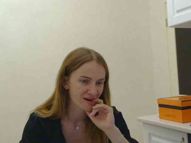 AinyrVixxen webcam