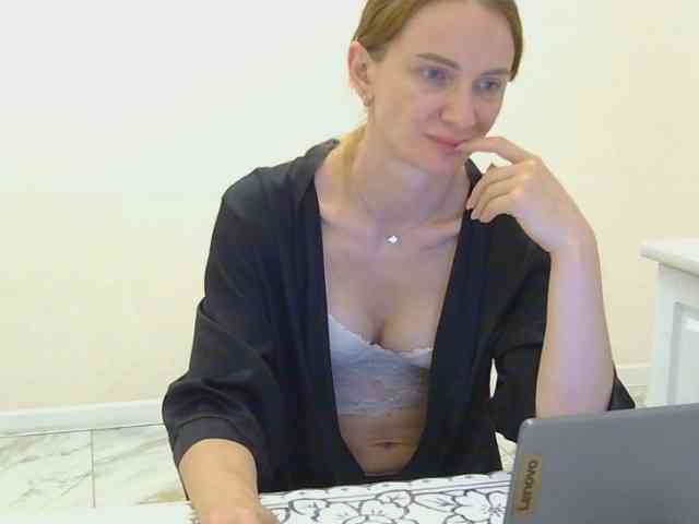 AinyrVixxen Live Webcam on BongaCams