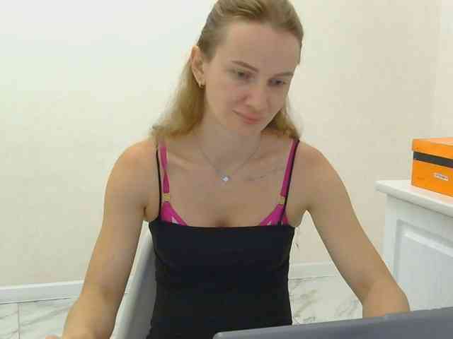 AinyrVixxen webcam