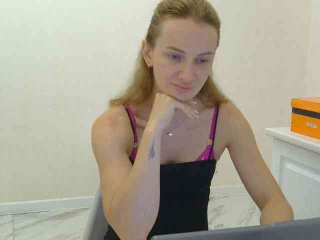 AinyrVixxen webcam