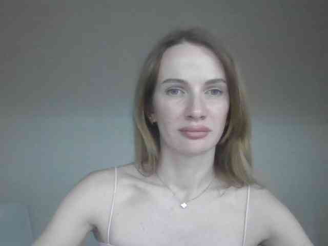 AinyrVixxen webcam