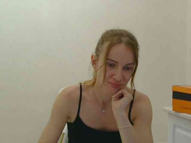 AinyrVixxen webcam