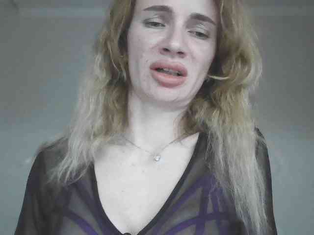 AinyrVixxen webcam