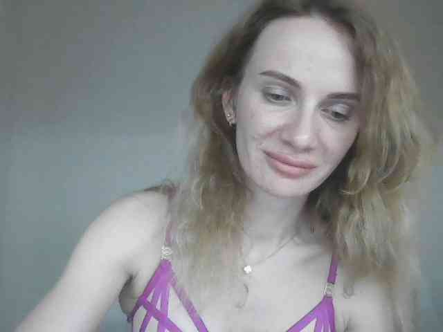 AinyrVixxen webcam