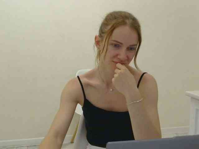 AinyrVixxen webcam