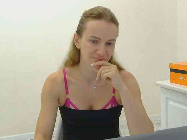 AinyrVixxen webcam