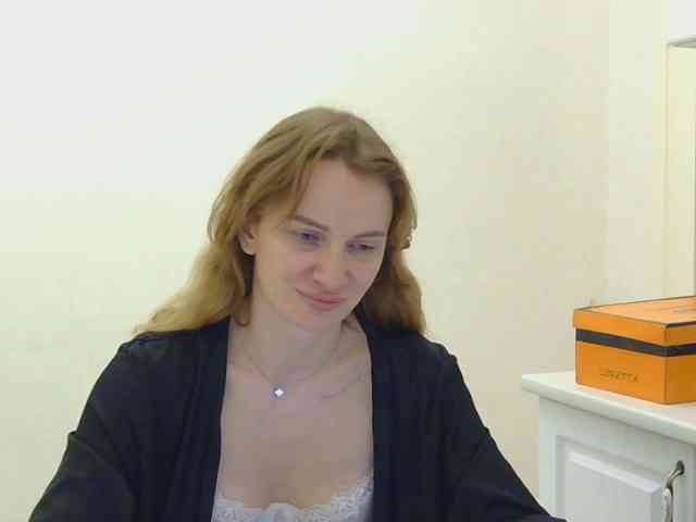 AinyrVixxen webcam