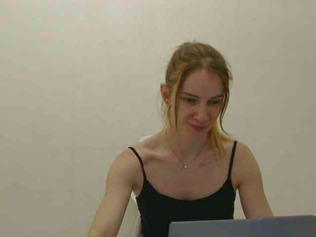 AinyrVixxen webcam