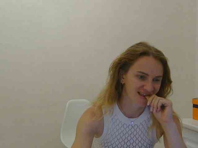 AinyrVixxen webcam