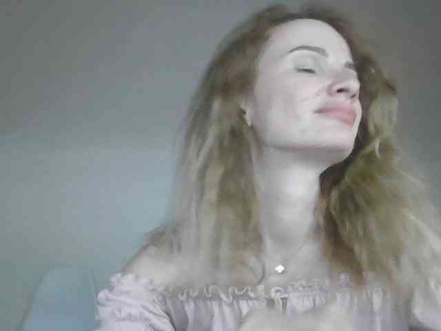 AinyrVixxen webcam